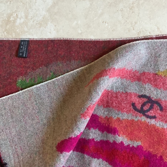 Cashmere wool blend multi colored floral motif scarf/shawl - Picture 8 of 13